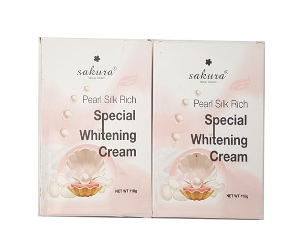 Sữa tắm trắng Sakura Pearl Silk Rich Special Whitening Milk
